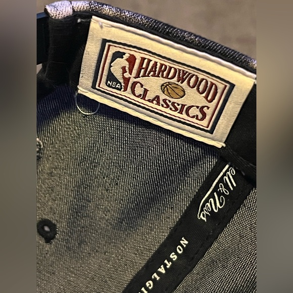 Cleveland Cavaliers SnapBack hat by Mitchell & Ness - Picture 7 of 8